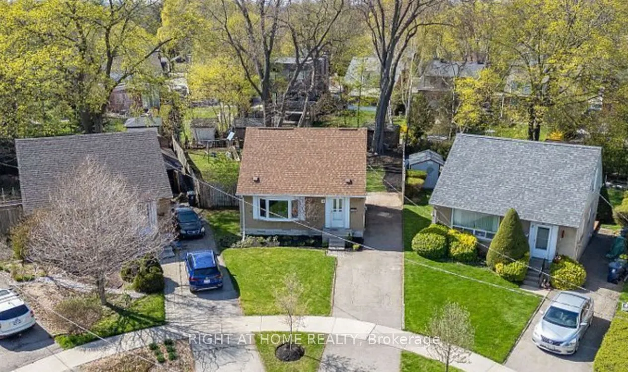 10 Woodbury Place