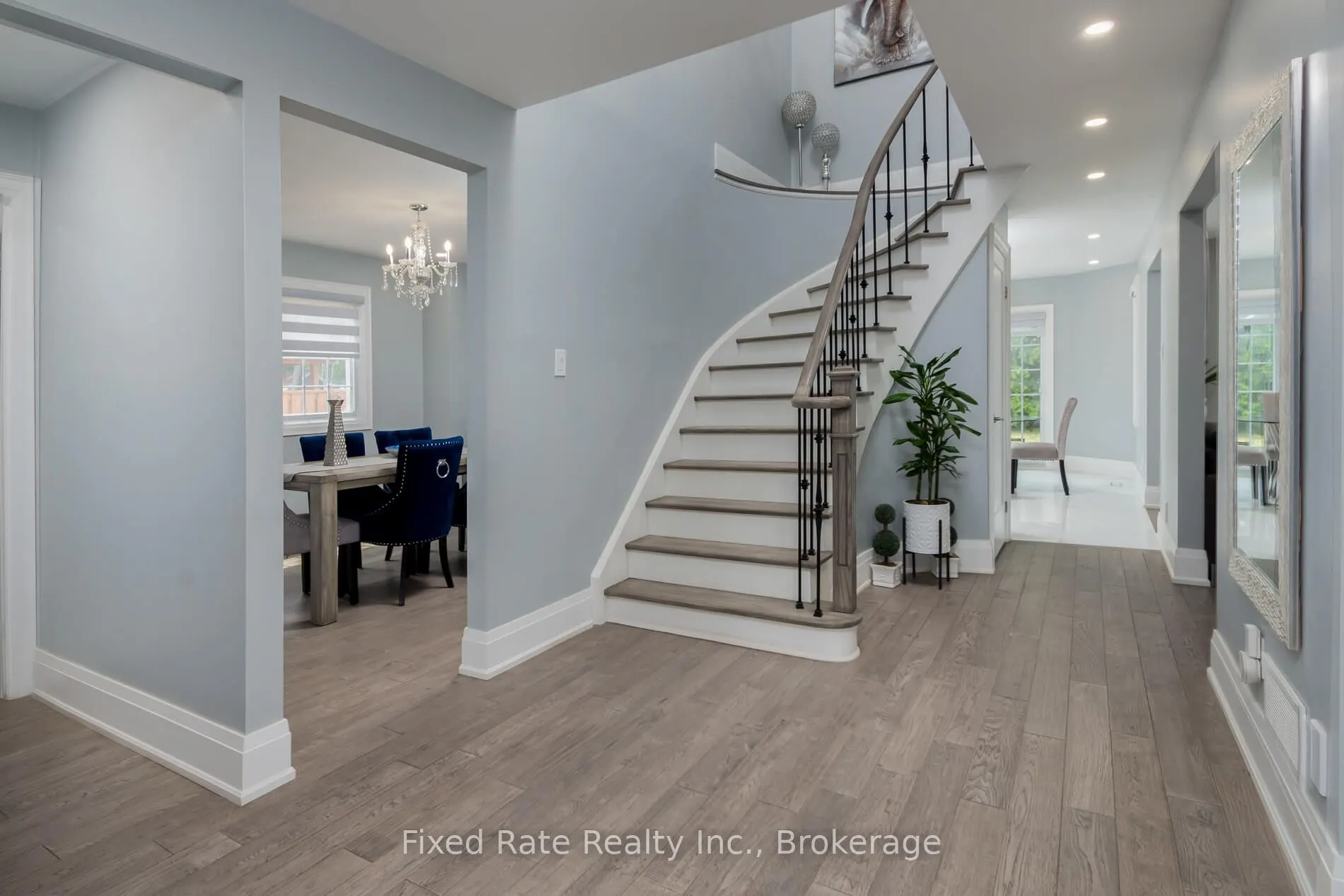 44 Sir Lancelot Court