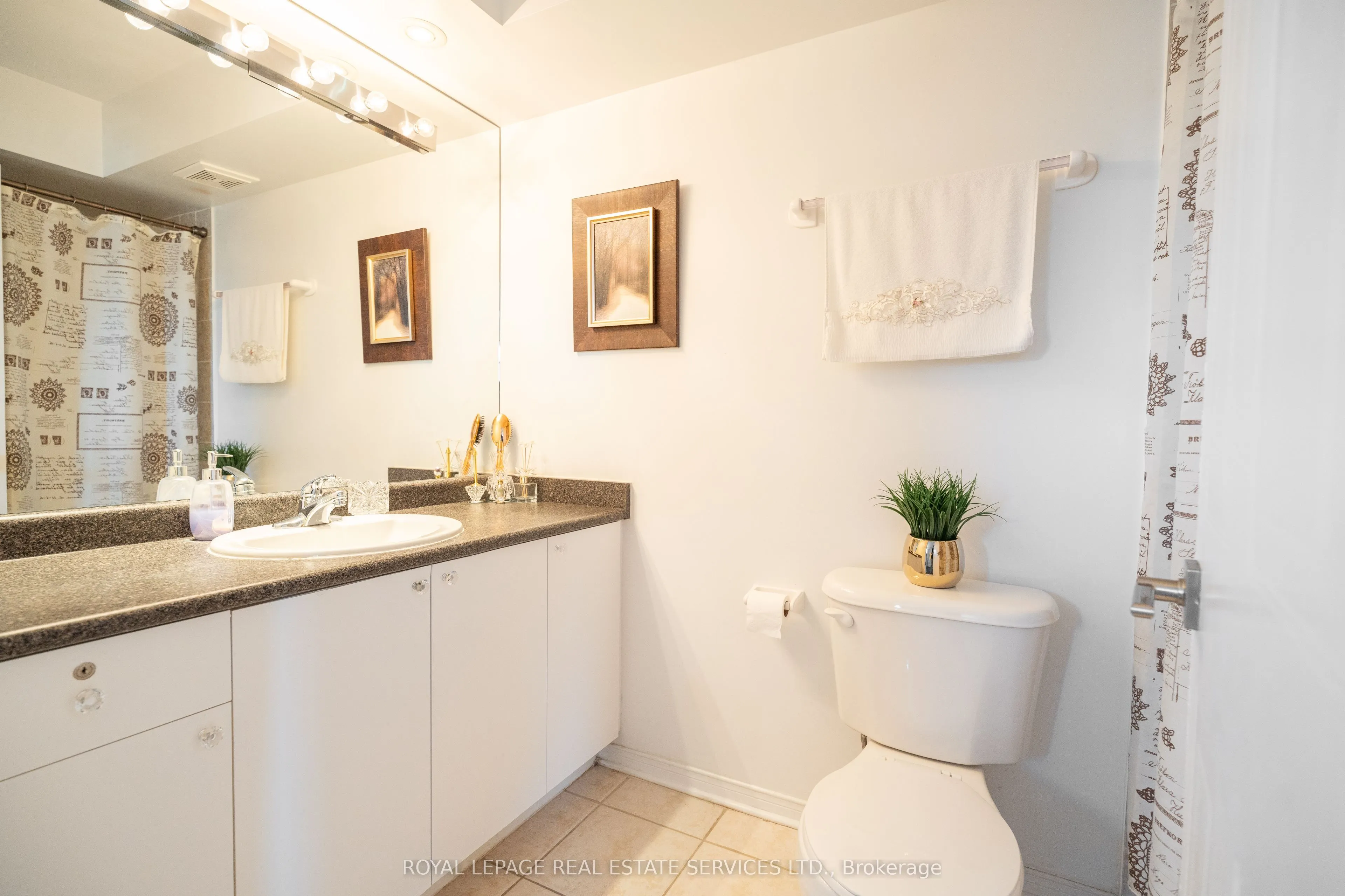 3108 Eglinton Avenue W, #102