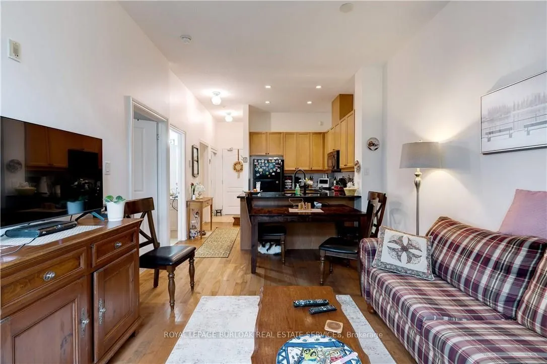 5327 Upper Middle Road, #111