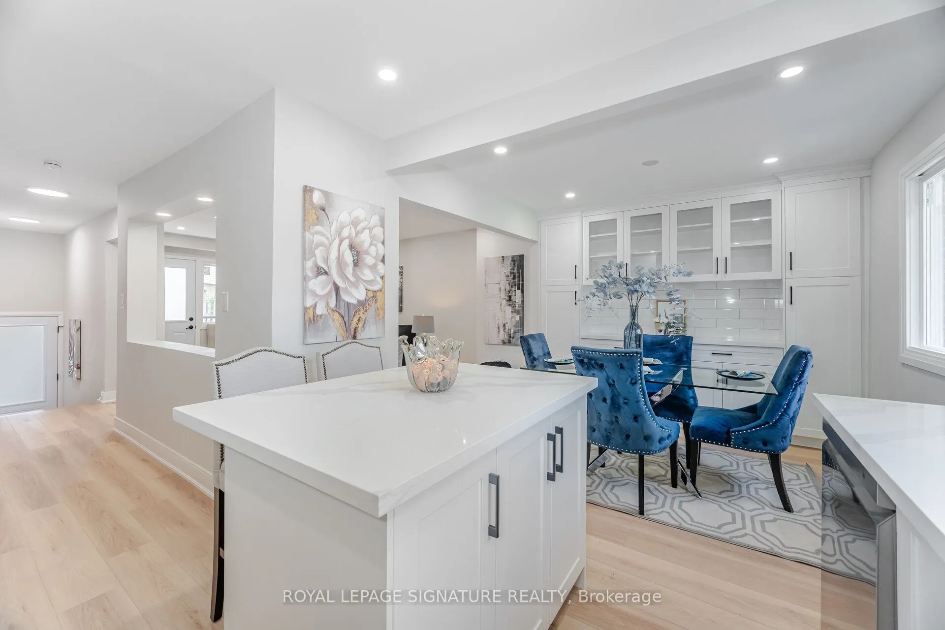 3175 Kirwin Avenue, #64