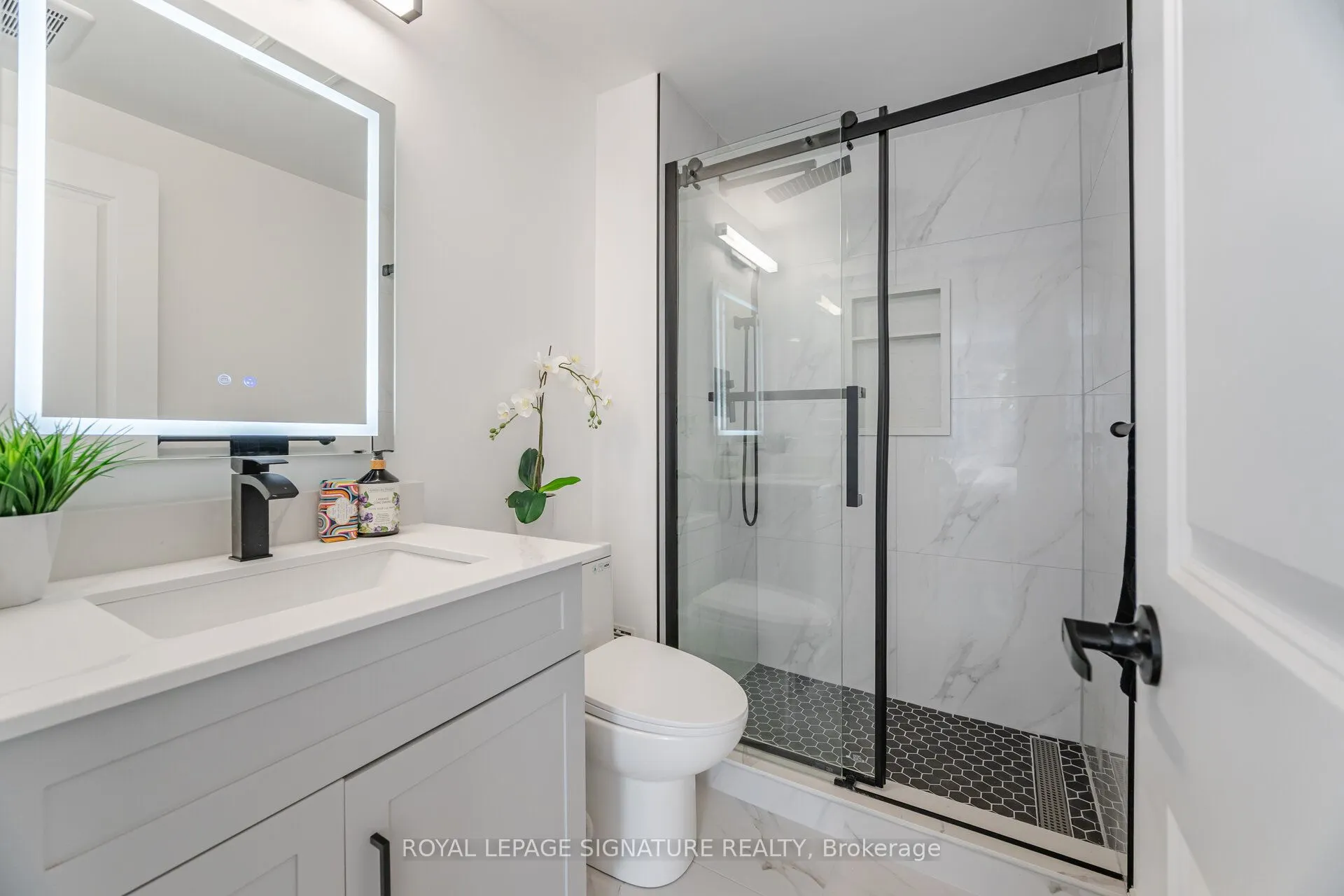 3175 Kirwin Avenue, #64