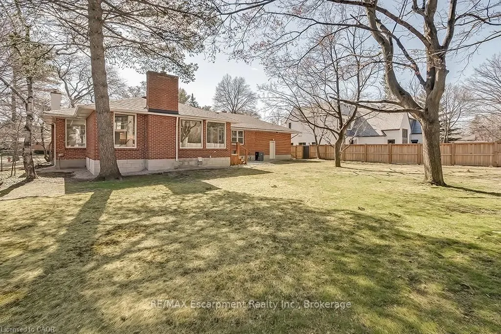 2063 Glenforest Crescent