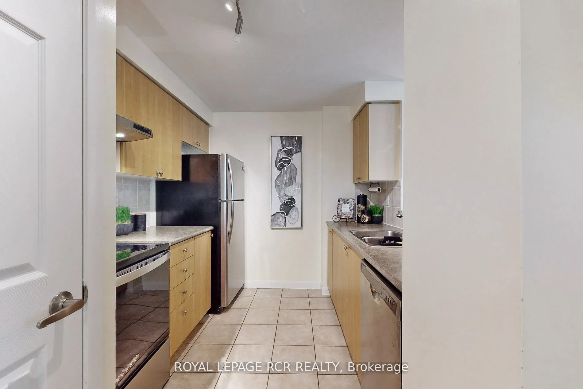 2067 Lakeshore Boulevard W, #903