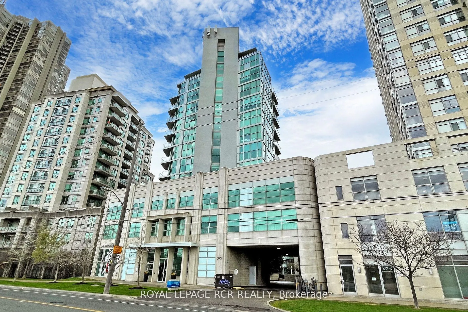2067 Lakeshore Boulevard W, #903
