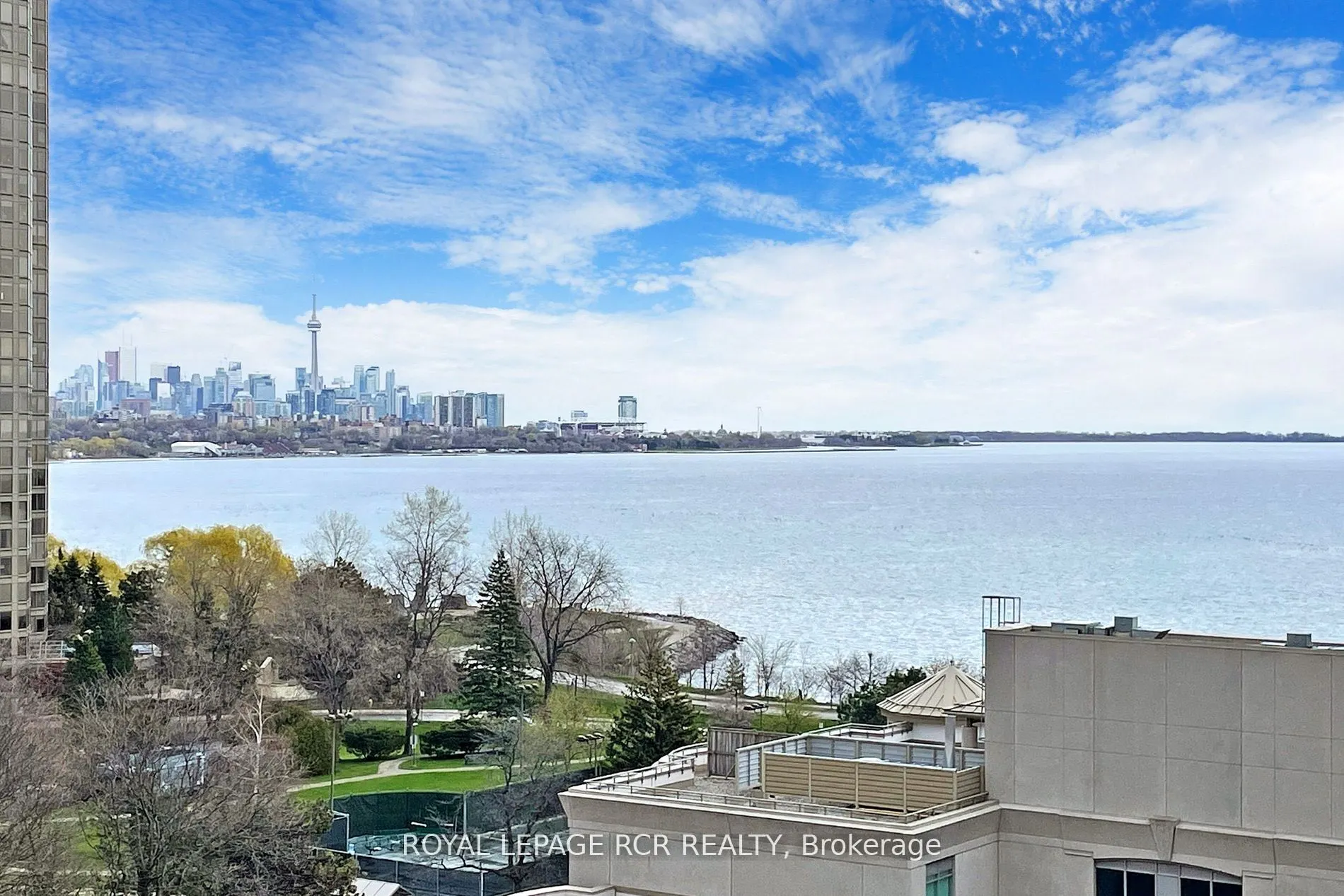 2067 Lakeshore Boulevard W, #903