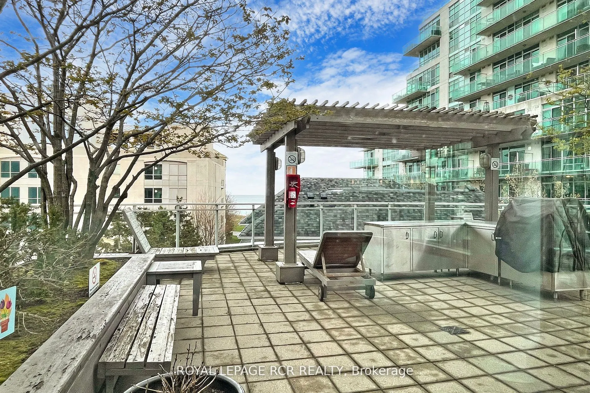 2067 Lakeshore Boulevard W, #903