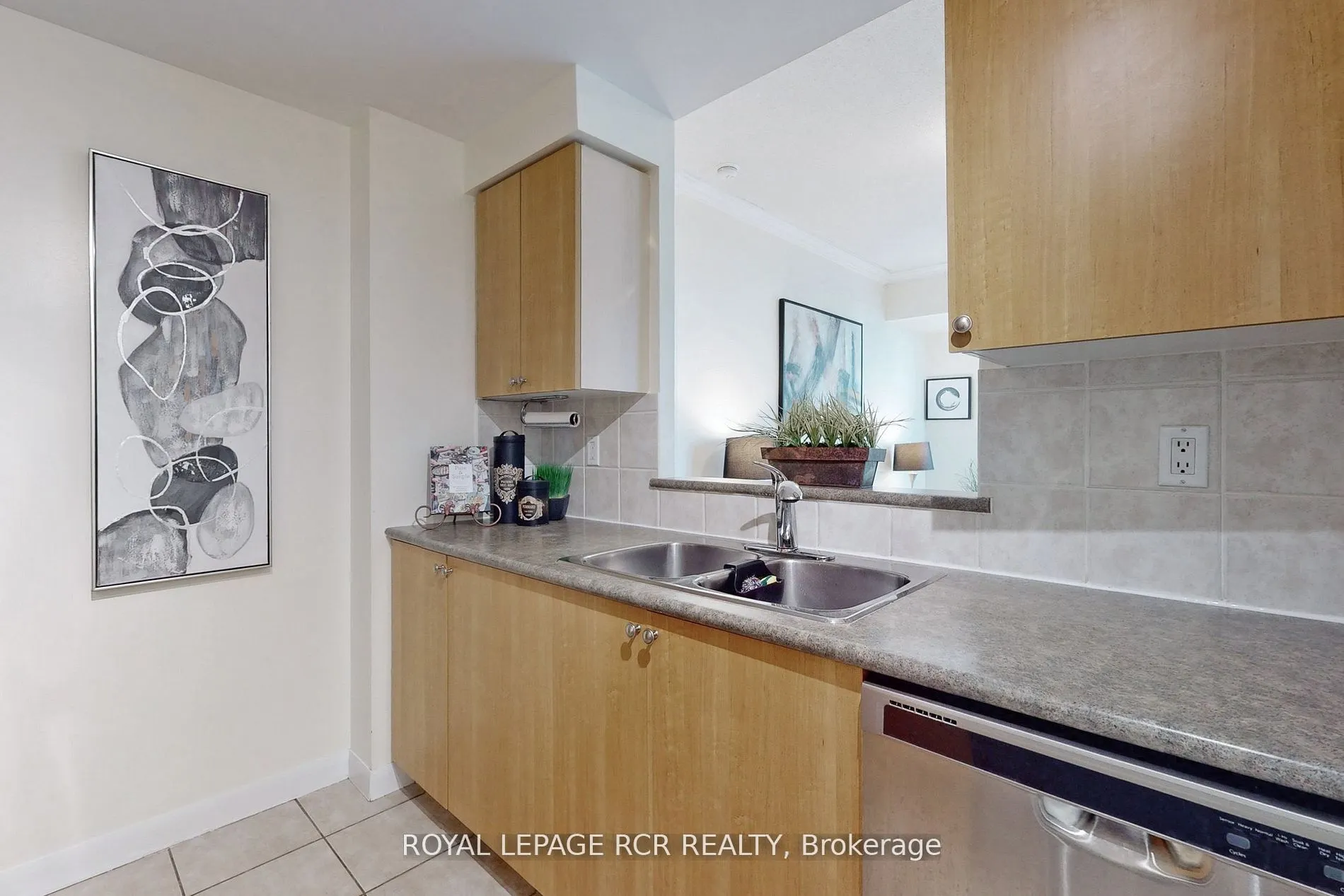 2067 Lakeshore Boulevard W, #903