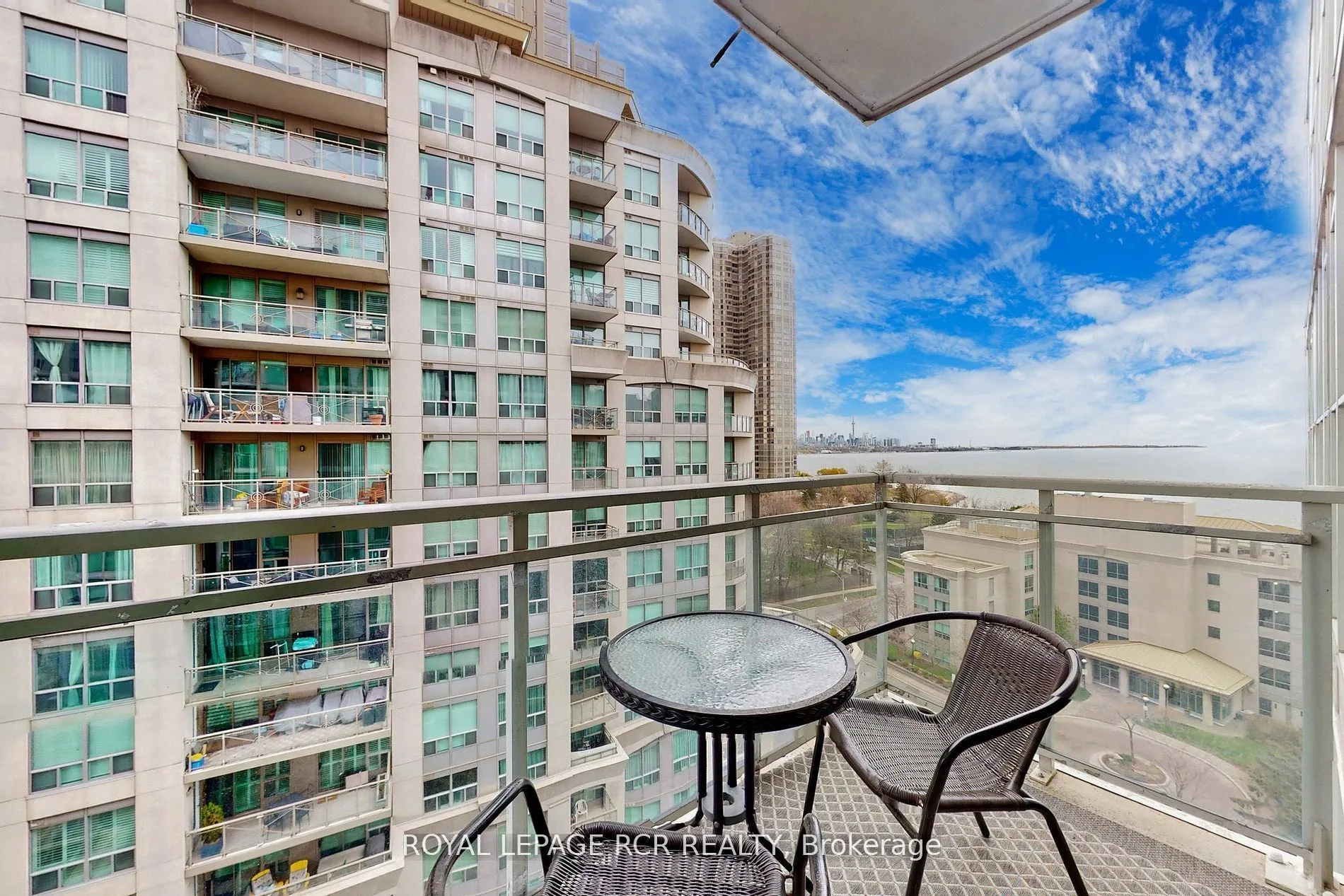 2067 Lakeshore Boulevard W, #903
