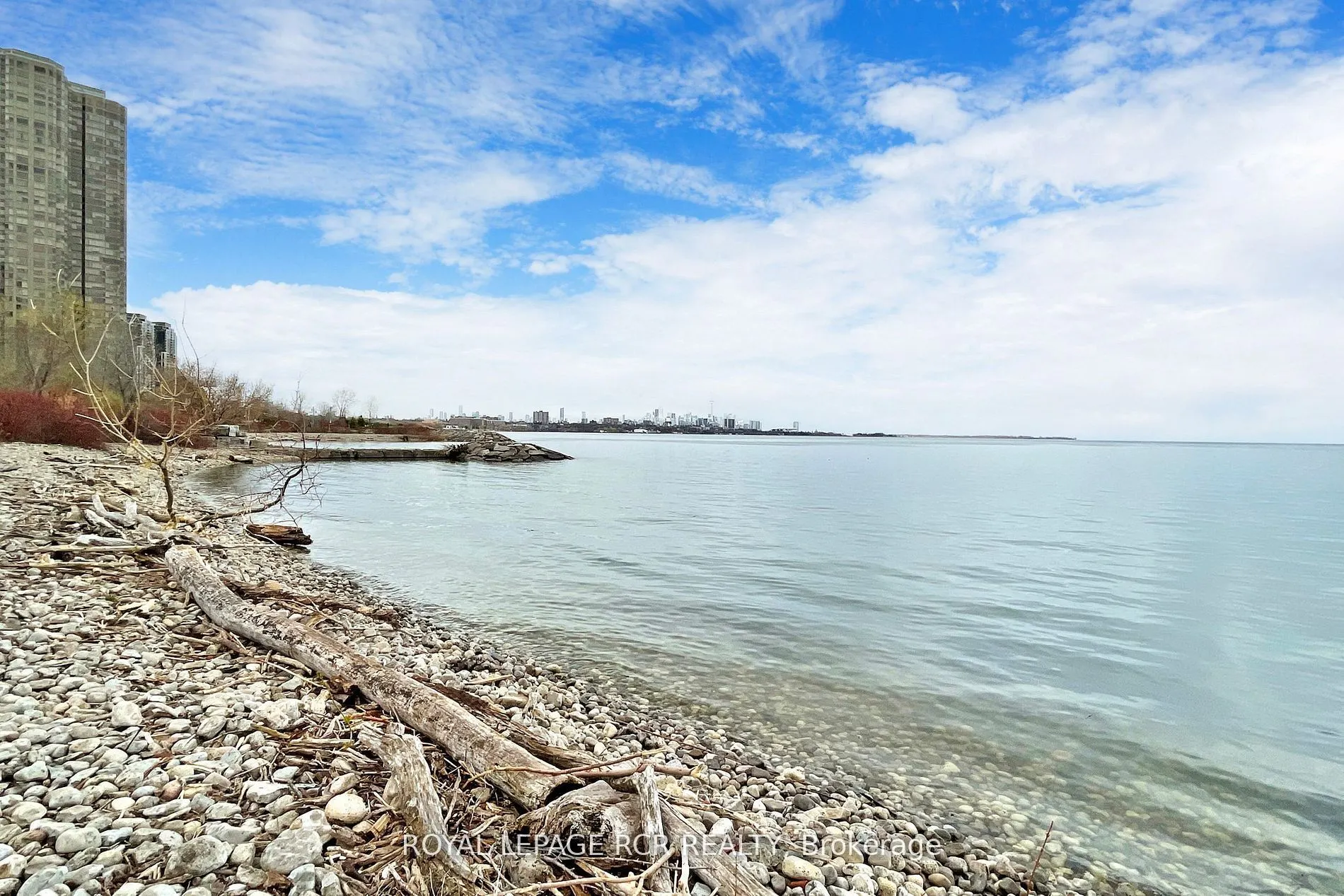 2067 Lakeshore Boulevard W, #903