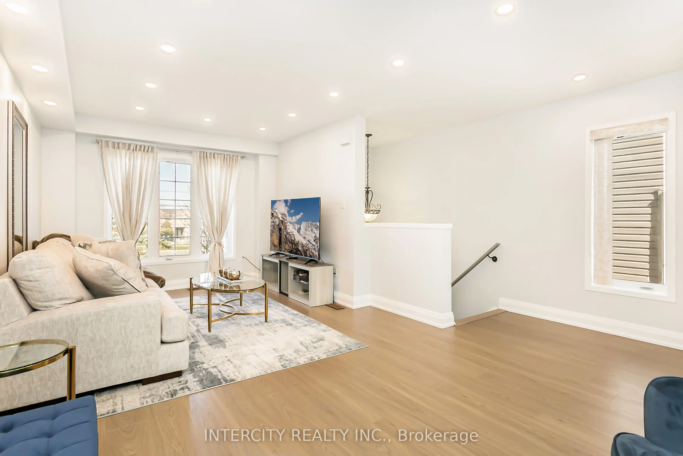 4950 Albina Way, #40