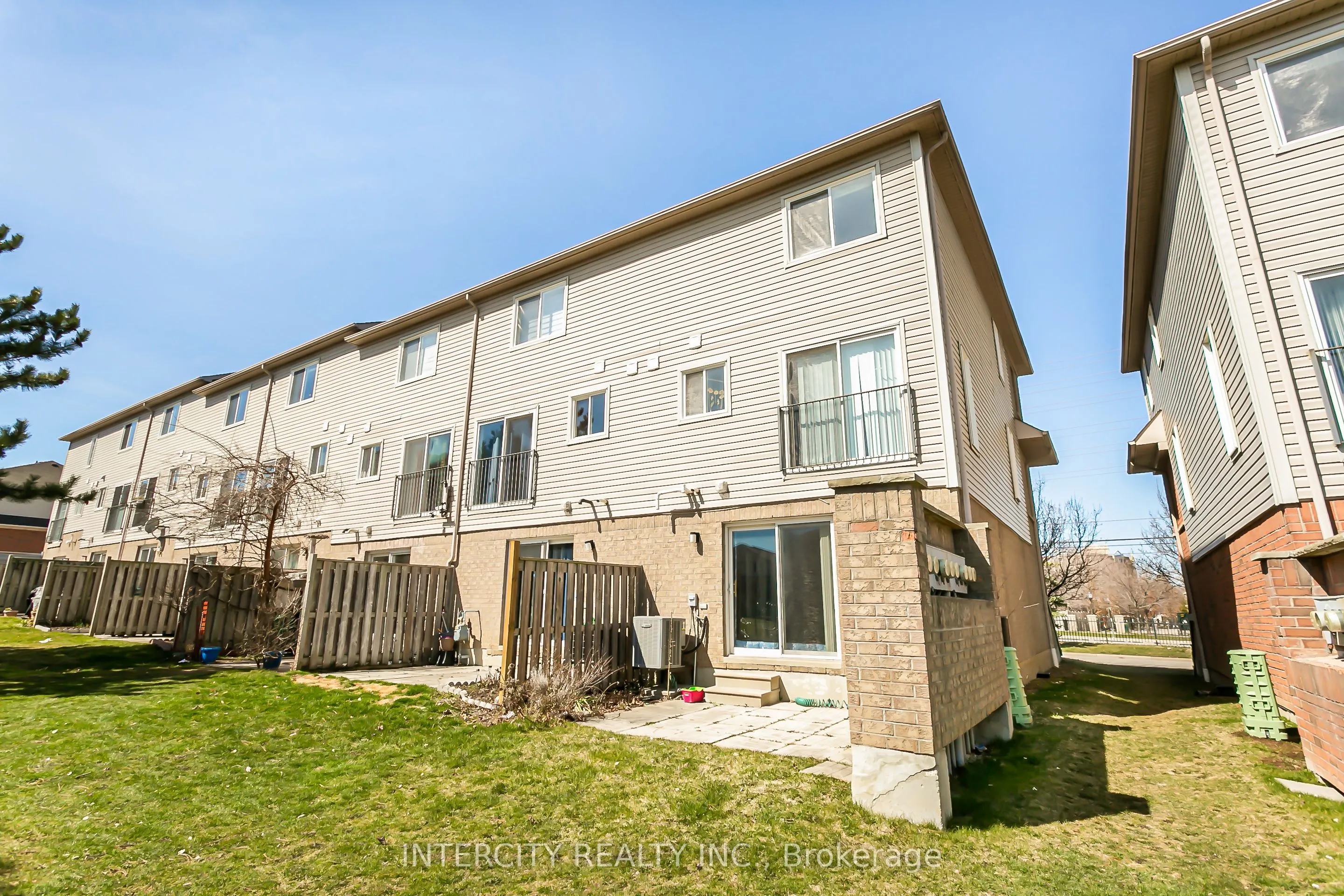 4950 Albina Way, #40
