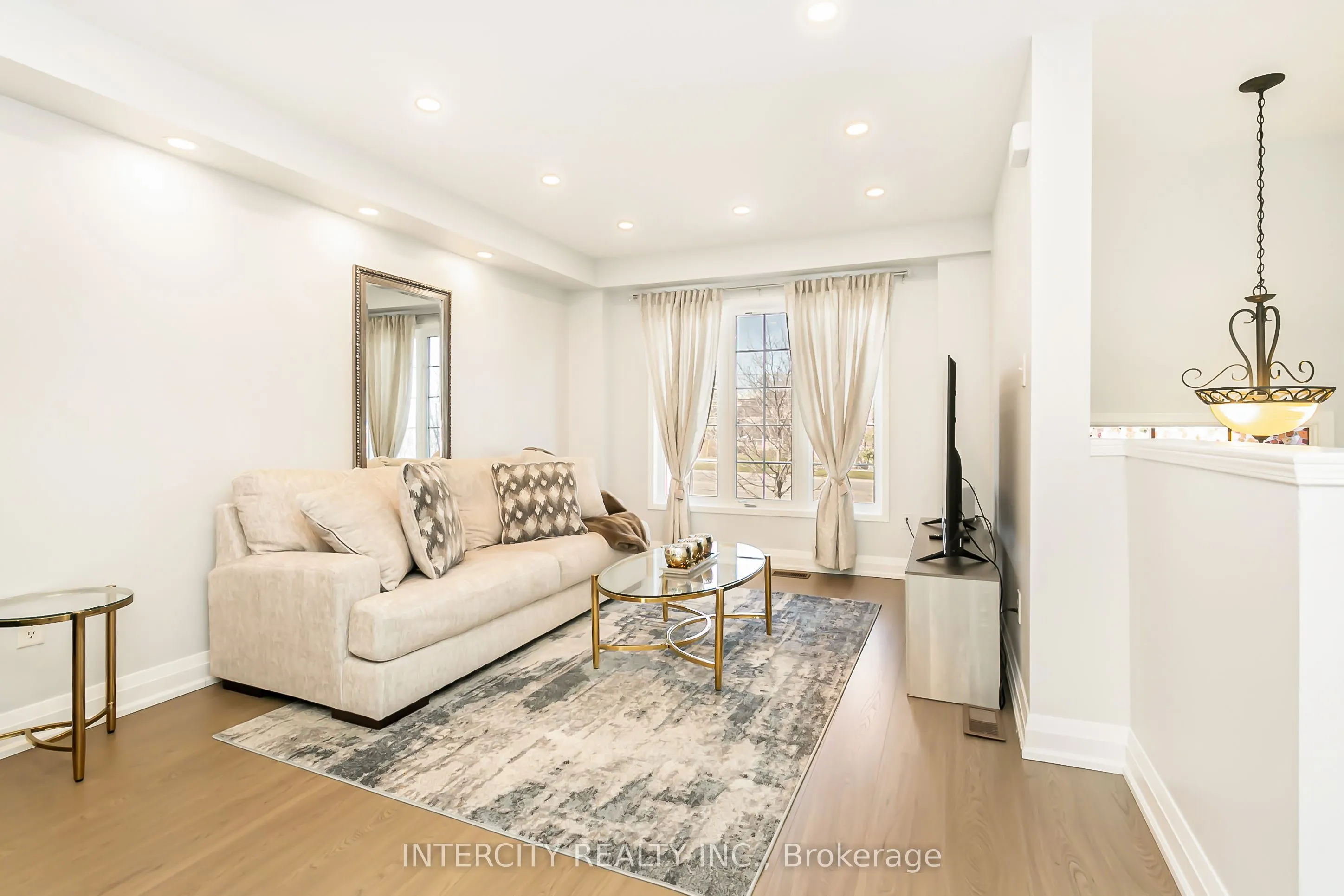 4950 Albina Way, #40