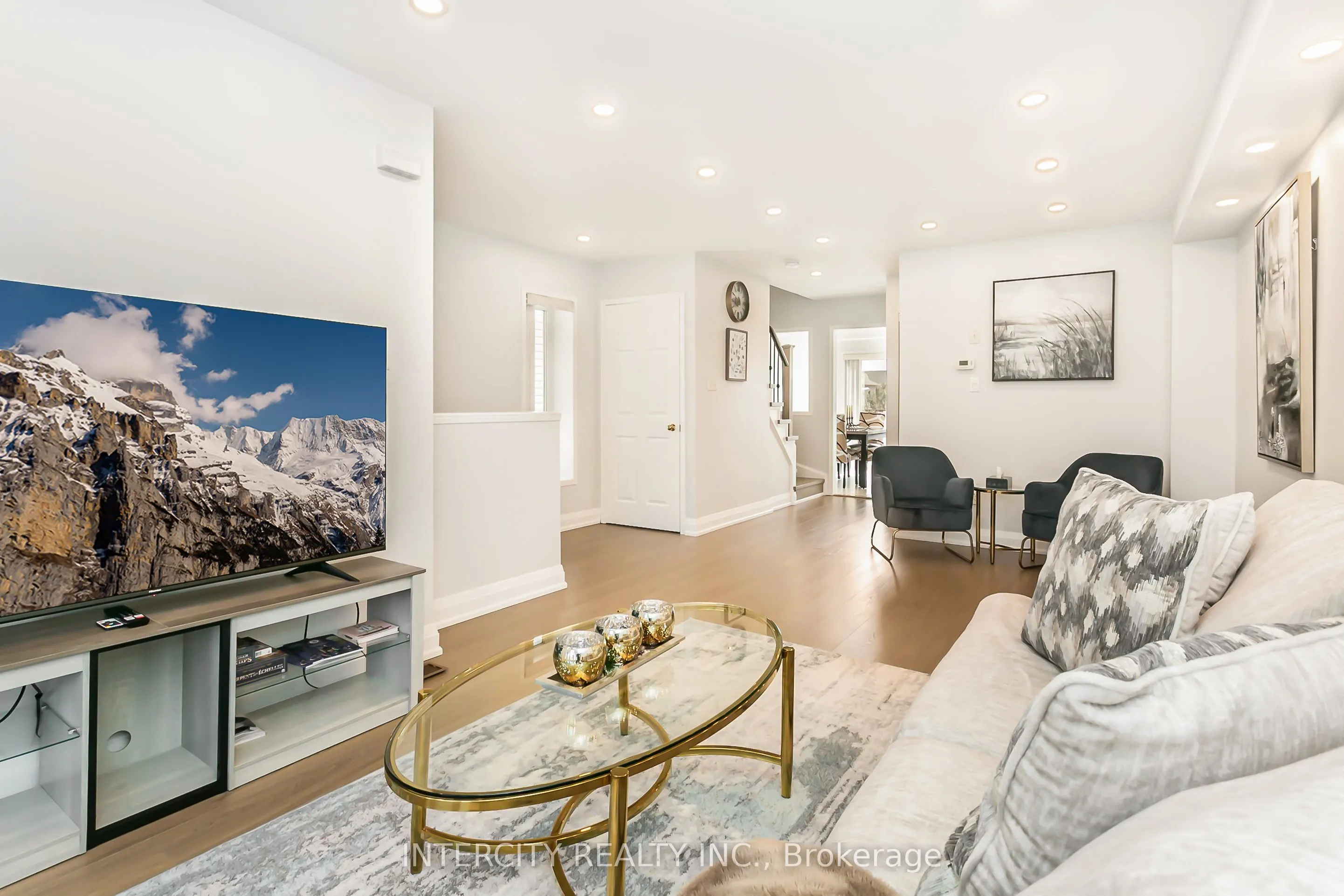 4950 Albina Way, #40
