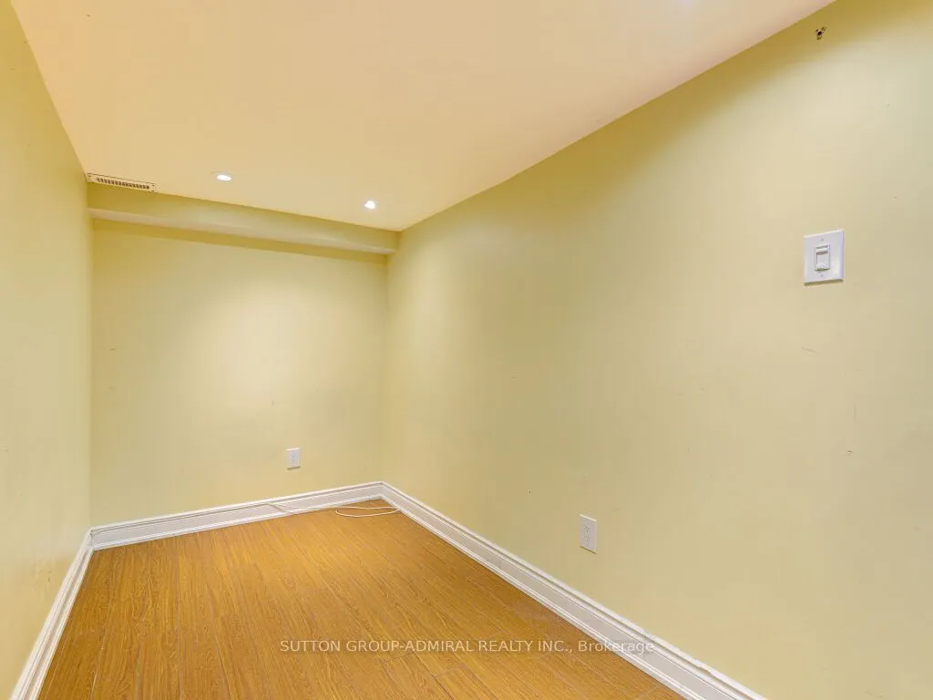 110 Foster Crescent, #110