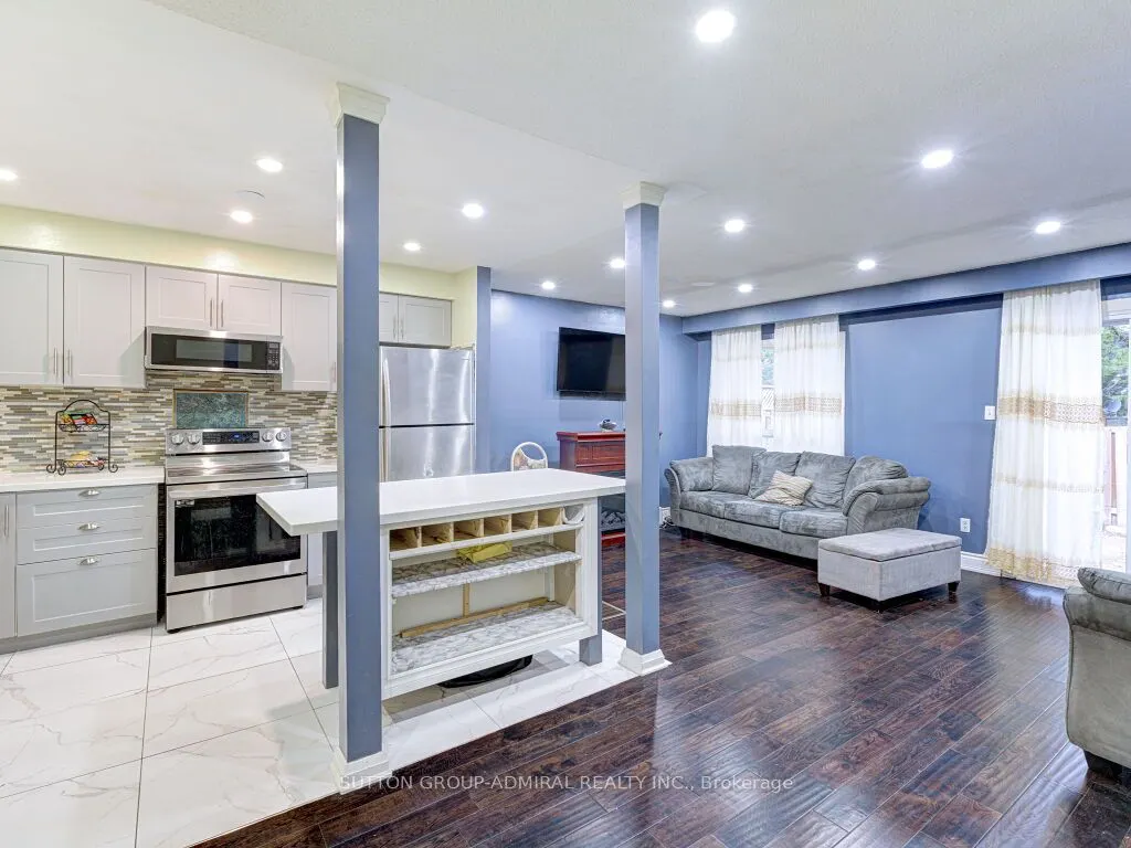 110 Foster Crescent, #110