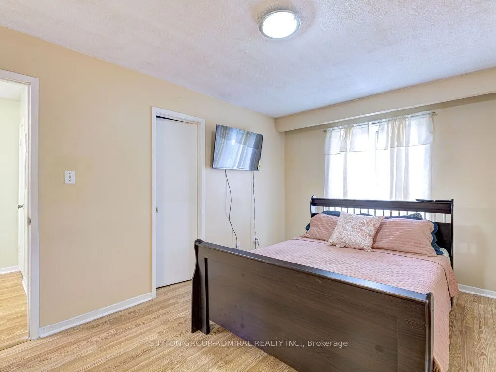 110 Foster Crescent, #110