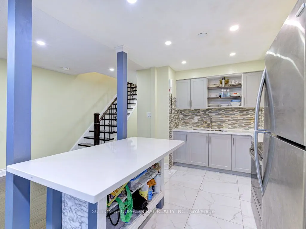 110 Foster Crescent, #110