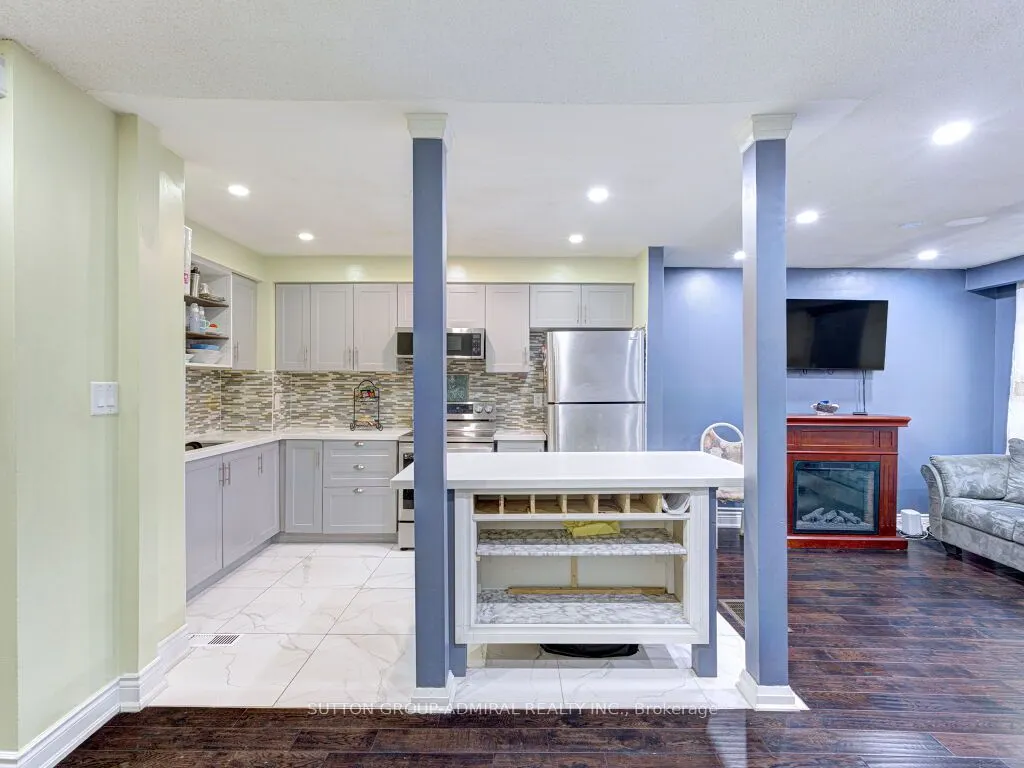 110 Foster Crescent, #110
