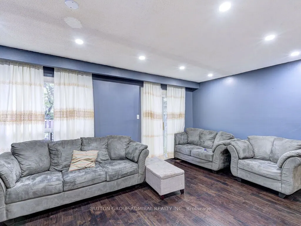 110 Foster Crescent, #110