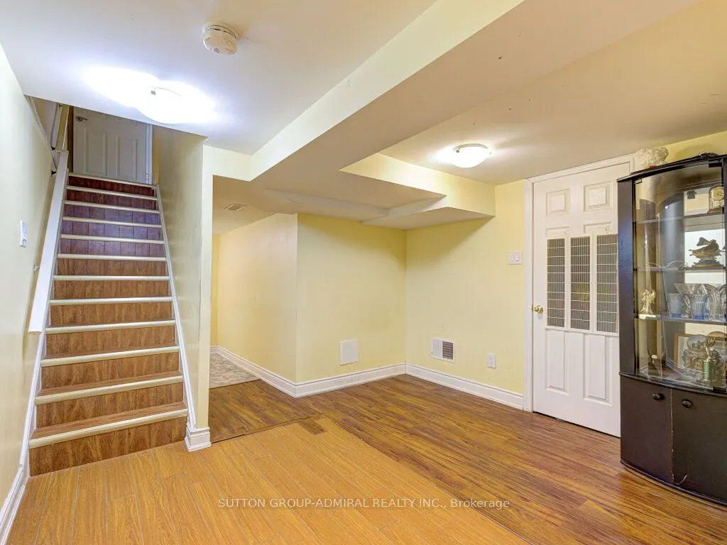 110 Foster Crescent, #110