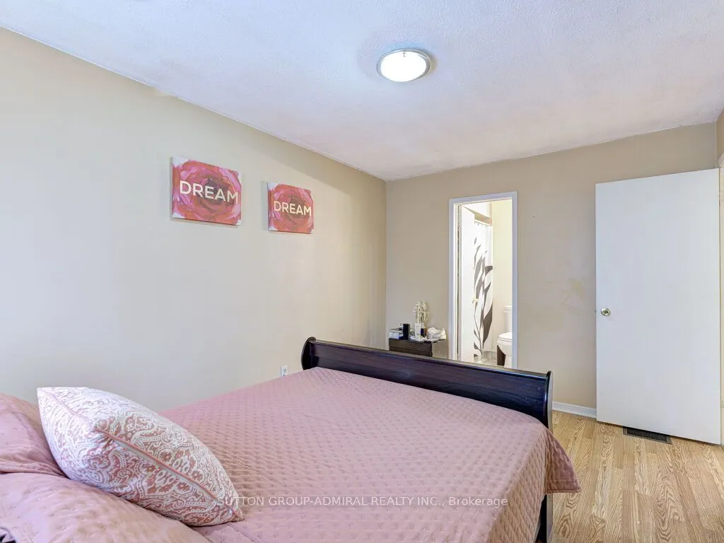 110 Foster Crescent, #110