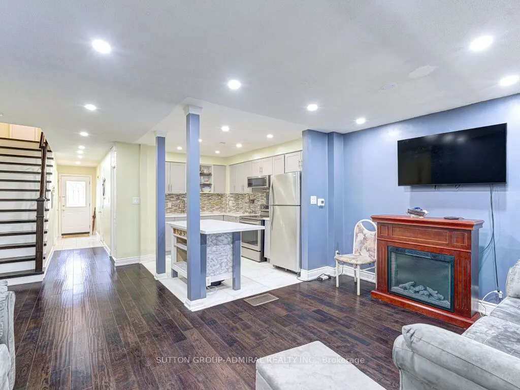 110 Foster Crescent, #110