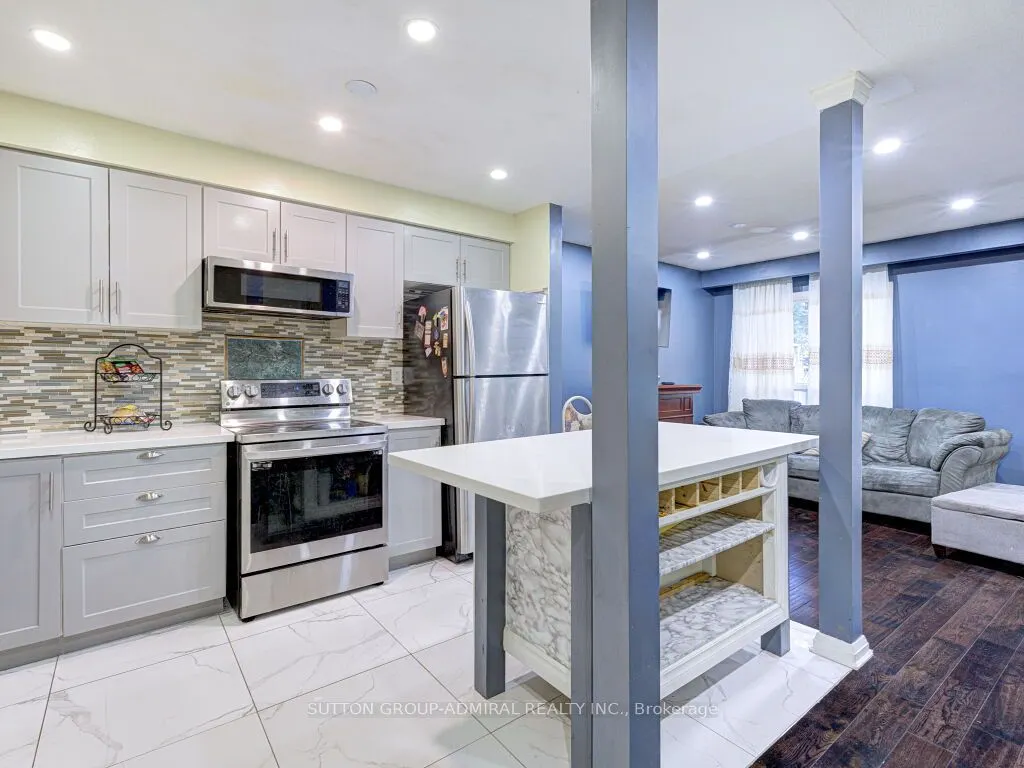 110 Foster Crescent, #110