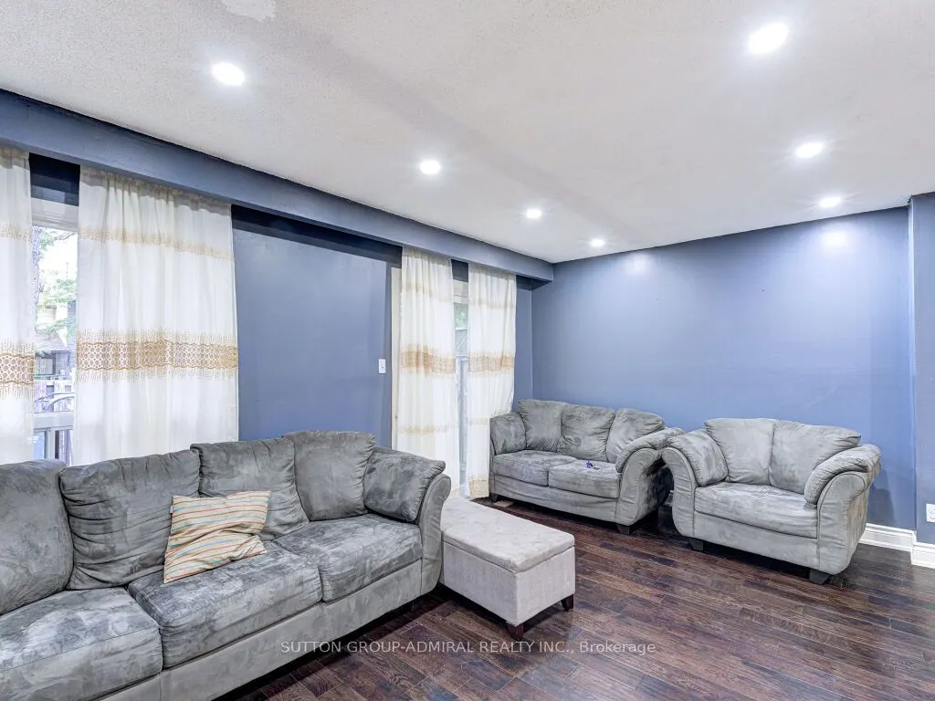 110 Foster Crescent, #110