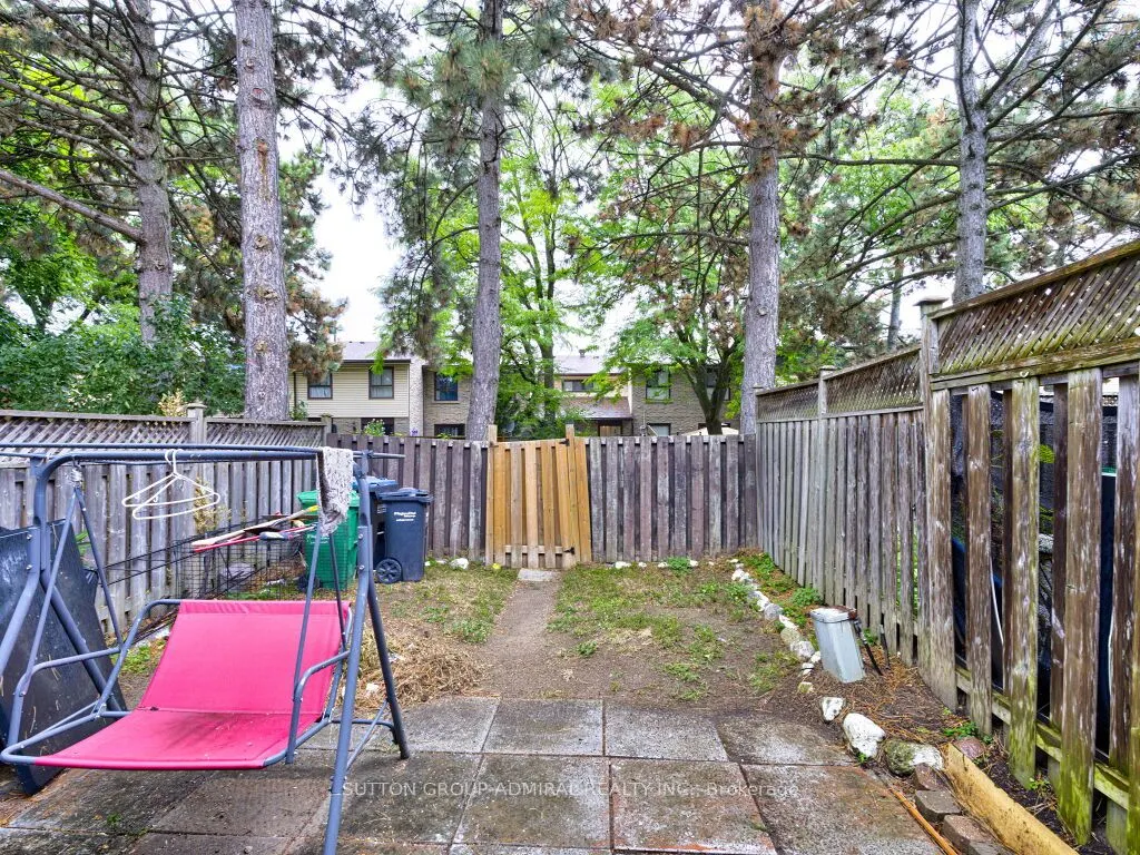 110 Foster Crescent, #110