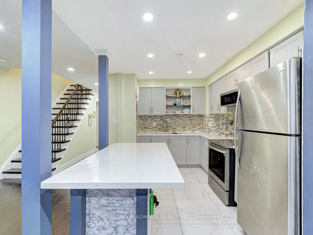 110 Foster Crescent, #110