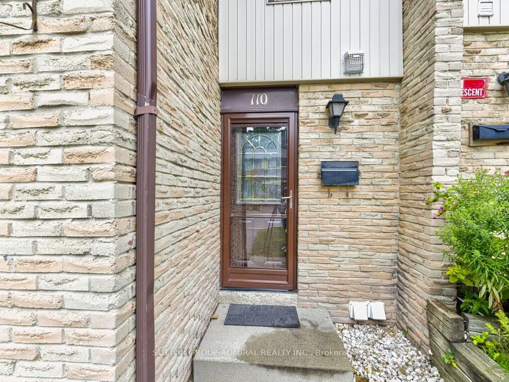 110 Foster Crescent, #110