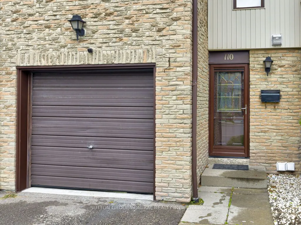 110 Foster Crescent, #110