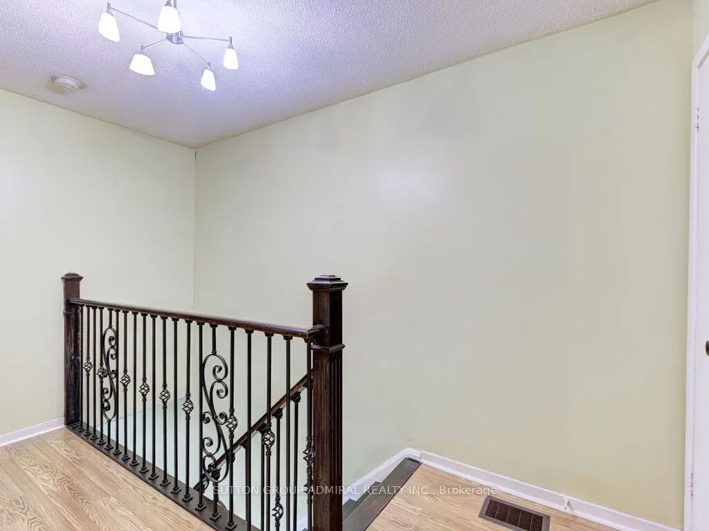 110 Foster Crescent, #110