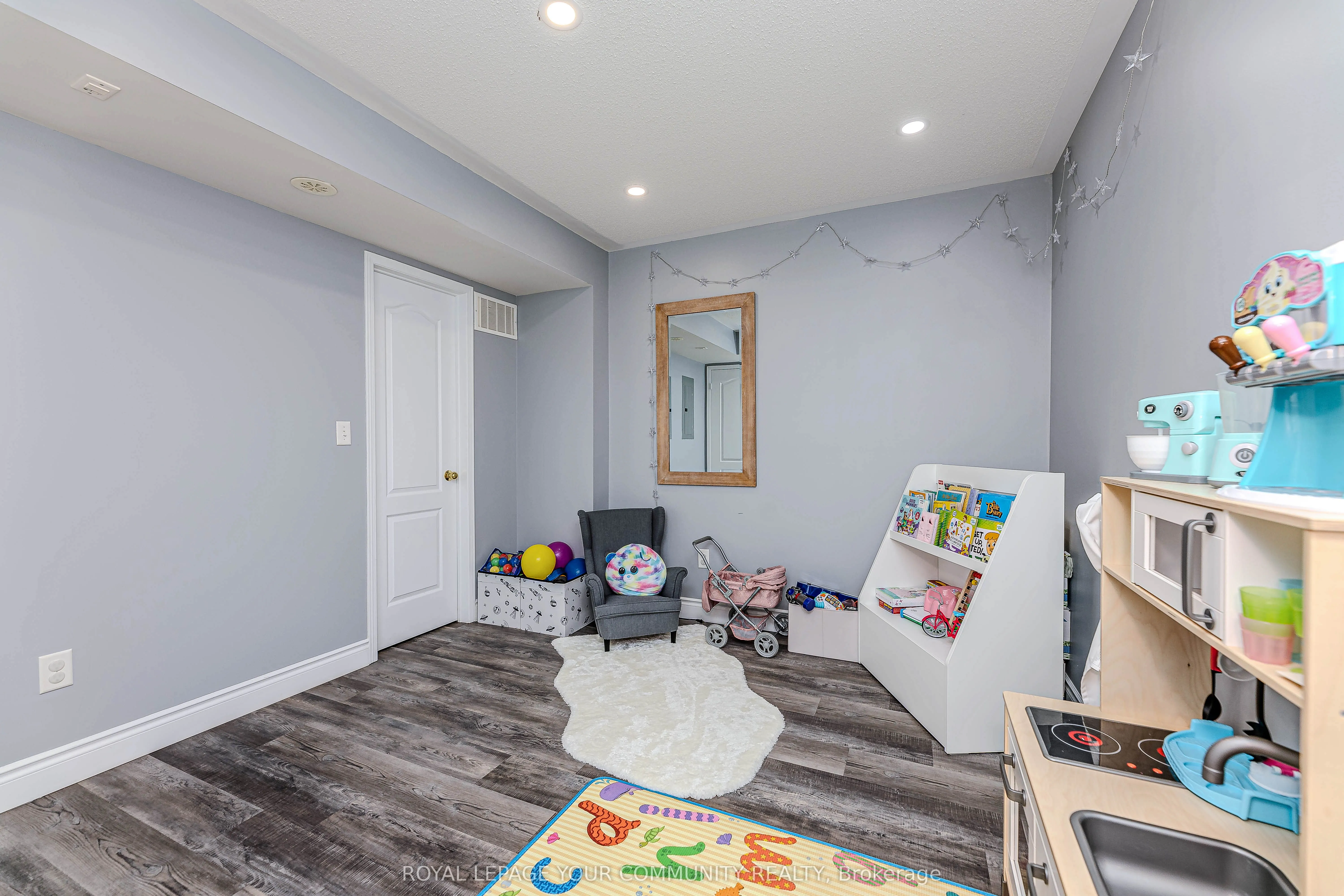 149 Isaac Devins Boulevard, #5