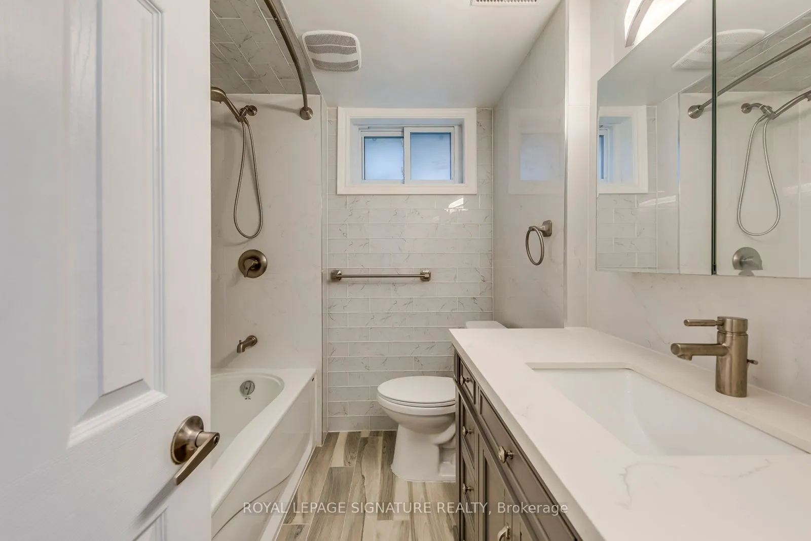 2446 Poplar Crescent
