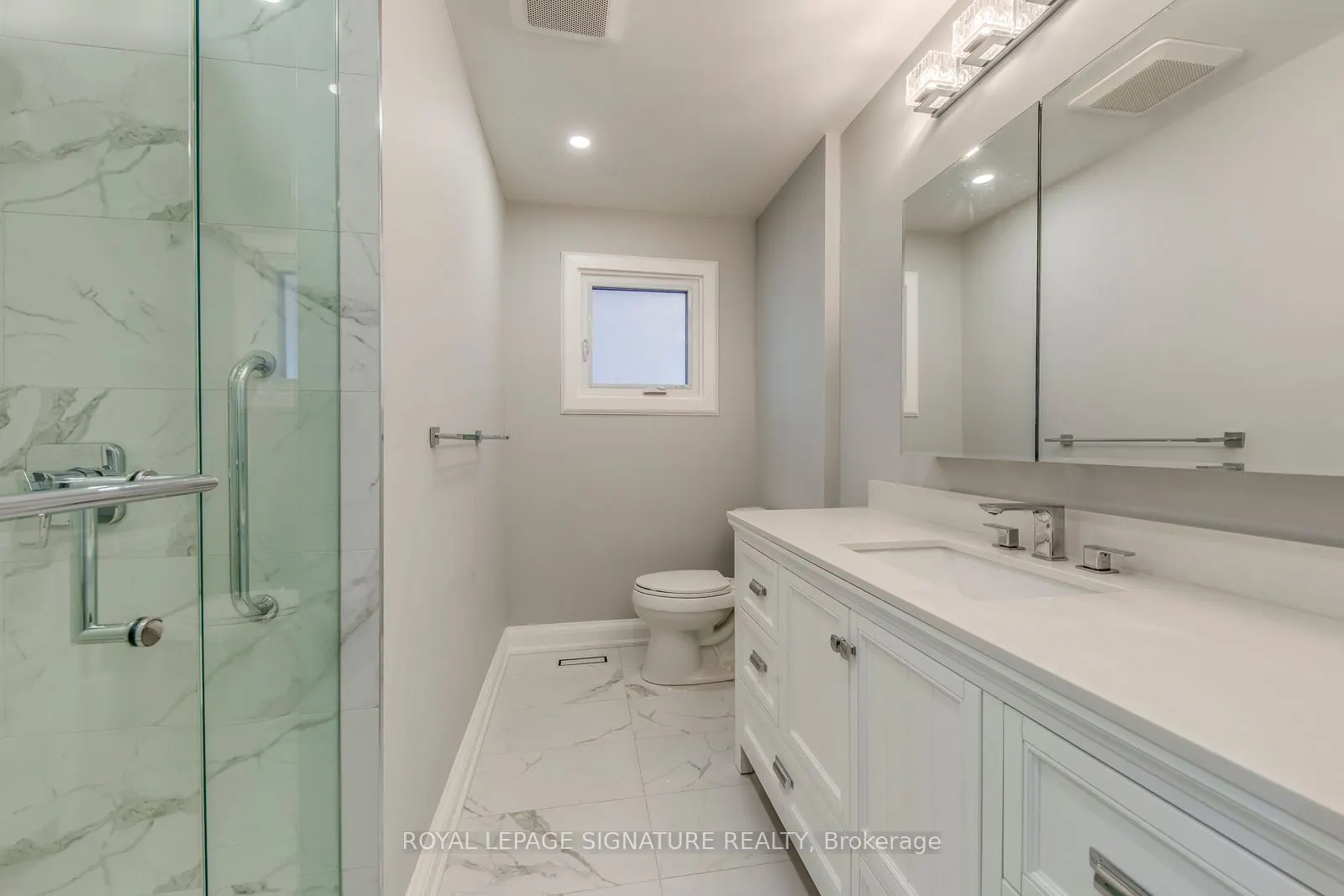 2446 Poplar Crescent