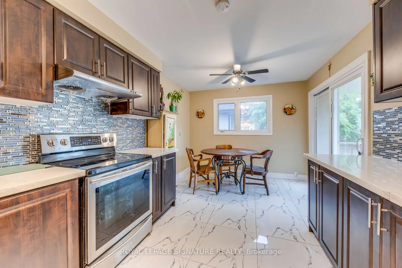 2446 Poplar Crescent