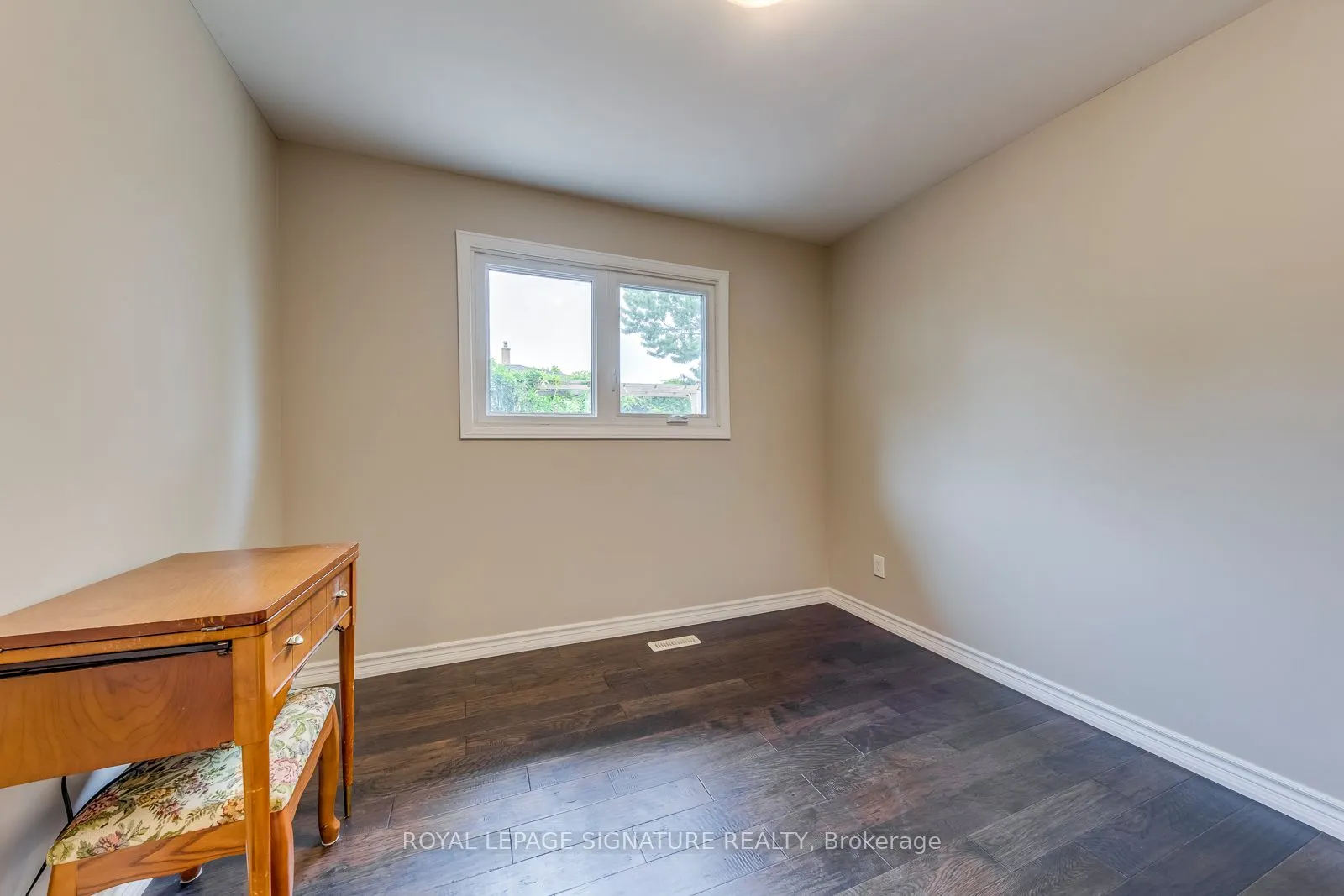 2446 Poplar Crescent