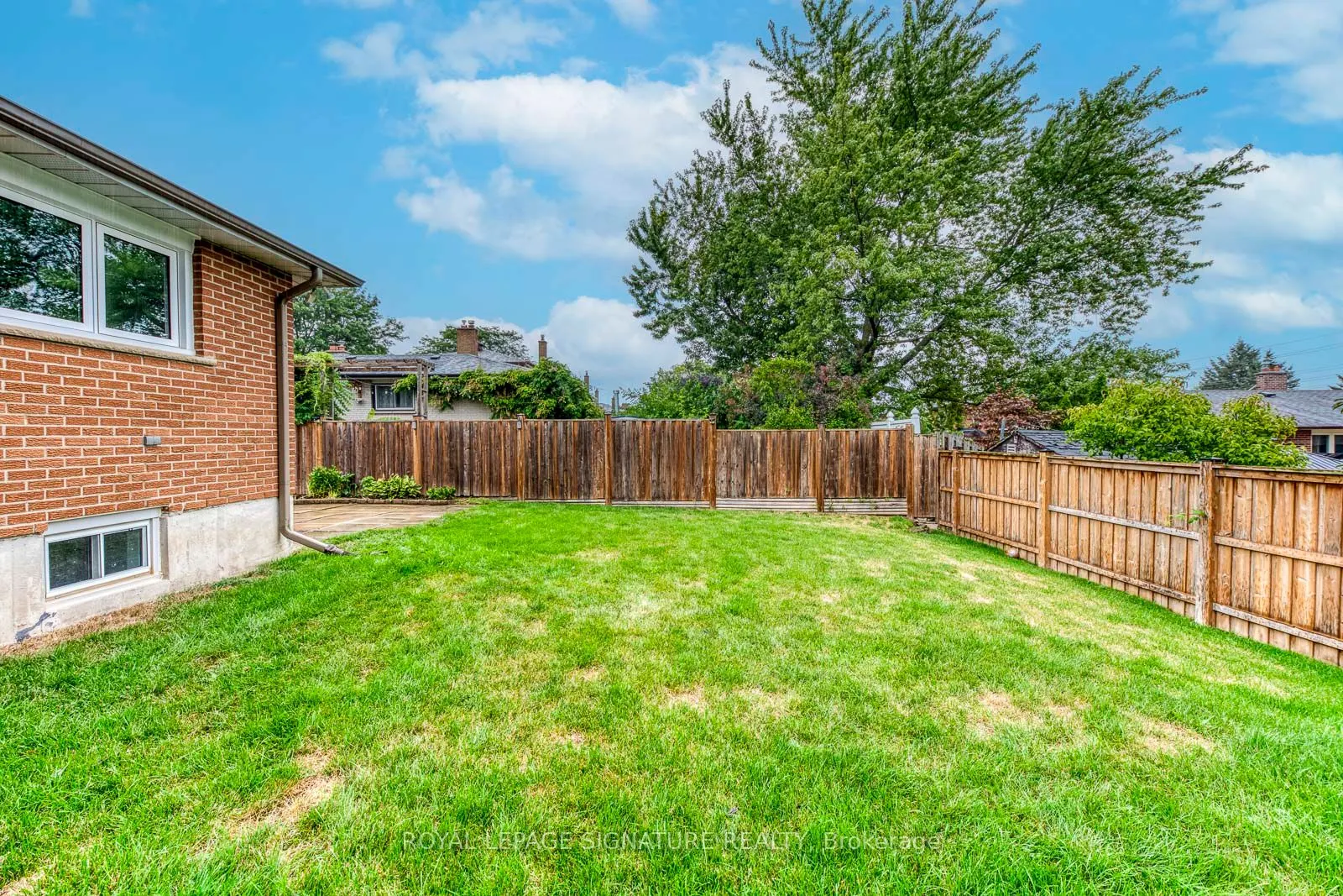 2446 Poplar Crescent