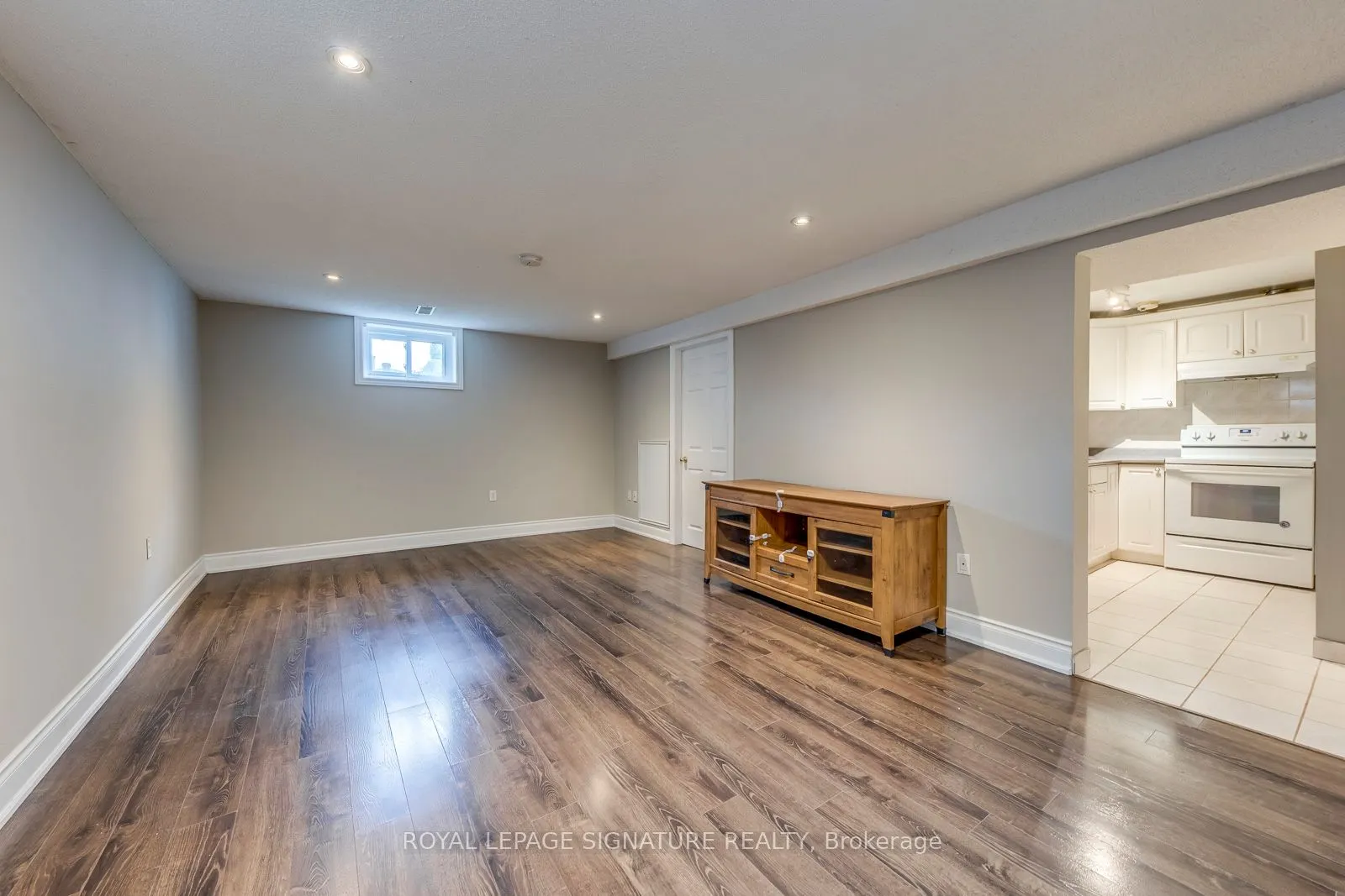 2446 Poplar Crescent