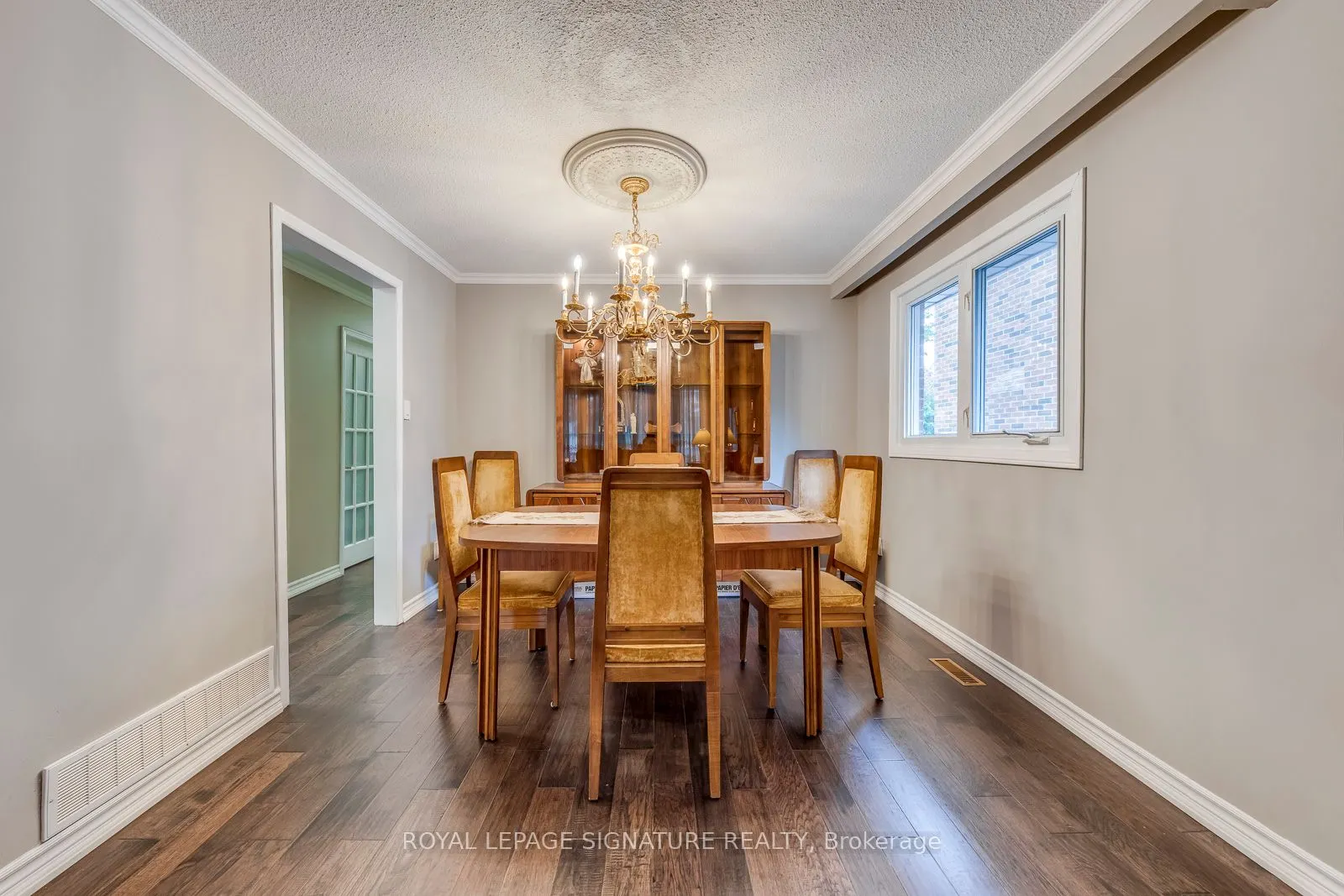 2446 Poplar Crescent