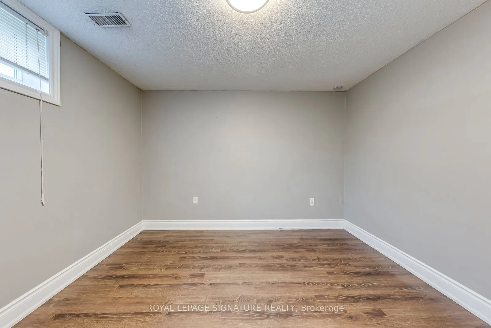 2446 Poplar Crescent