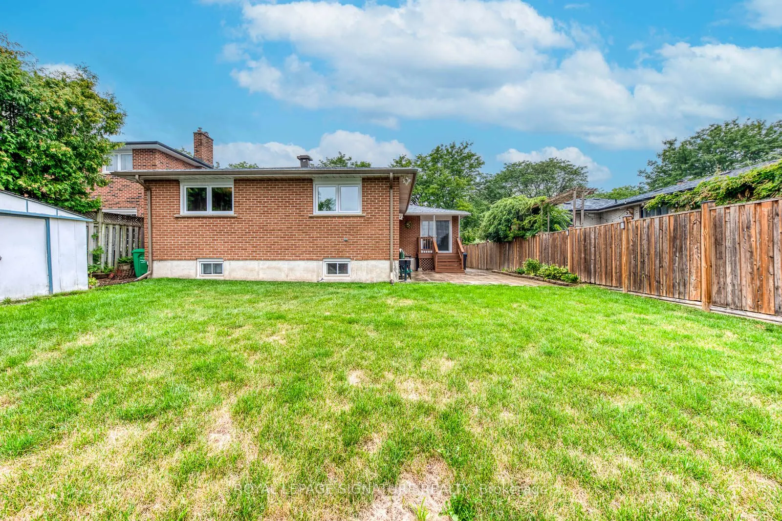2446 Poplar Crescent