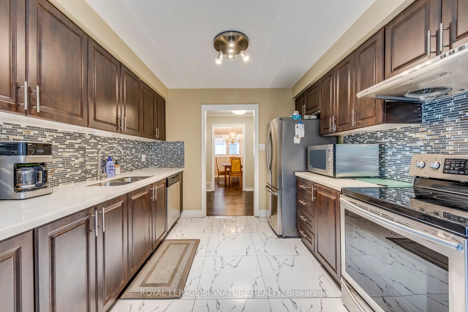 2446 Poplar Crescent