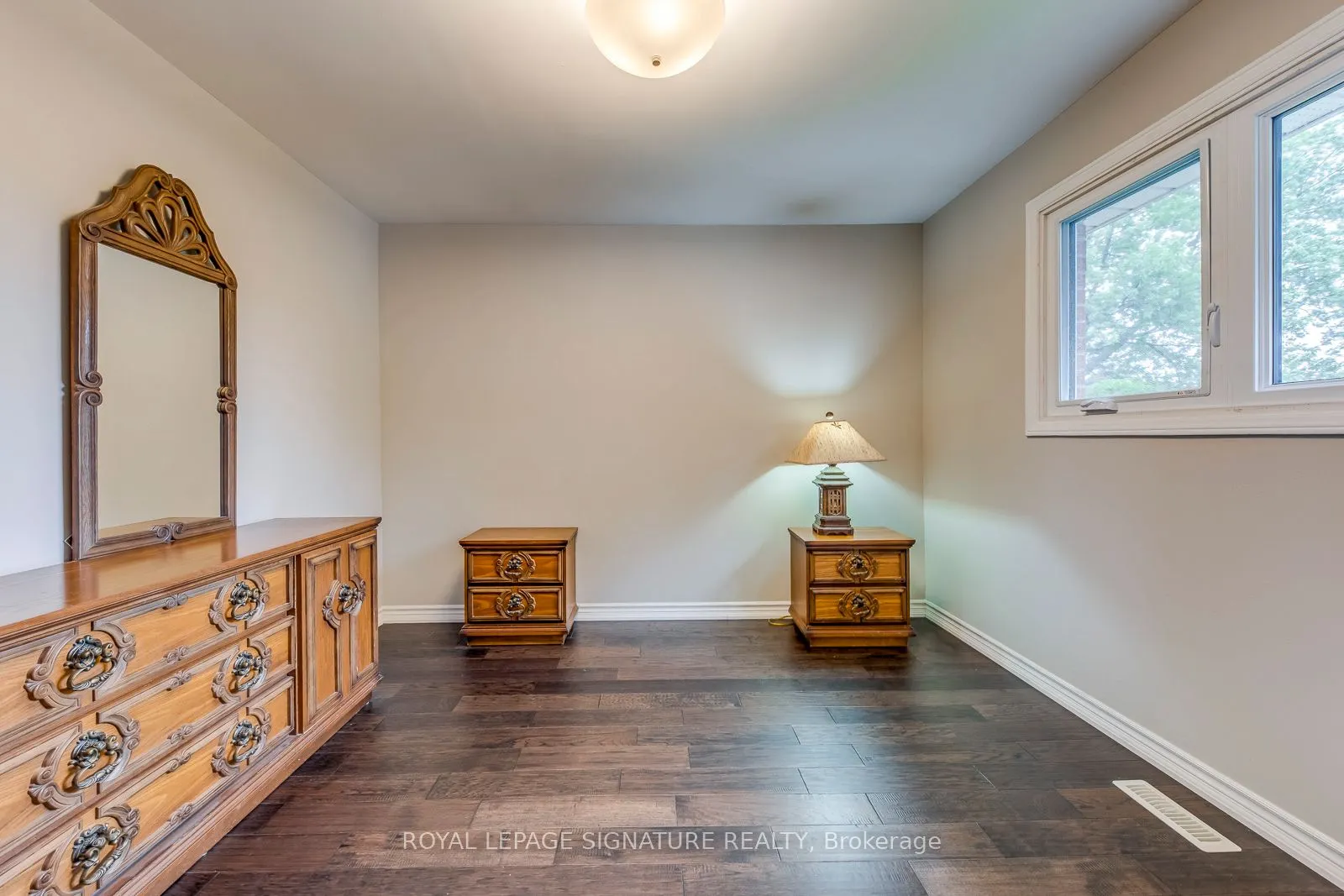 2446 Poplar Crescent