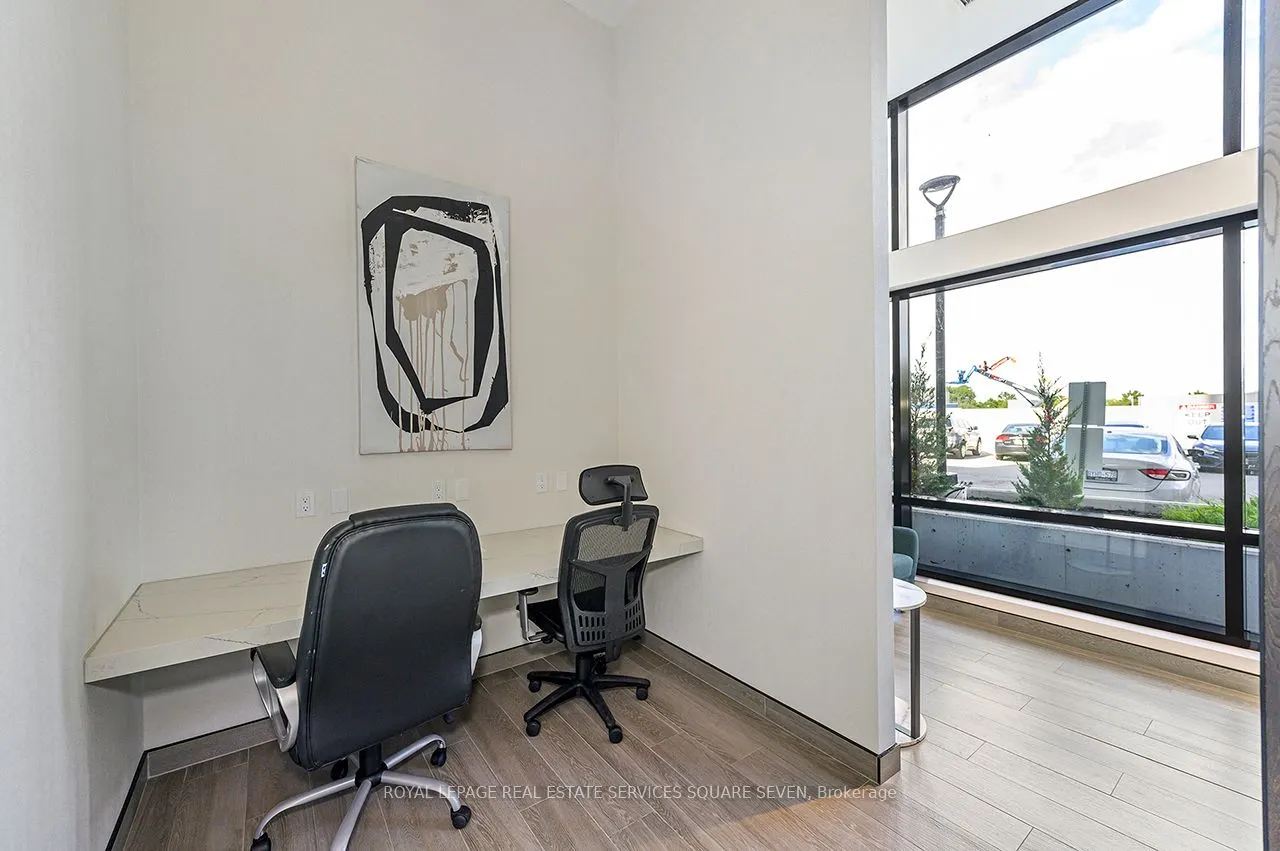 8010 Derry Road W, #TH 105