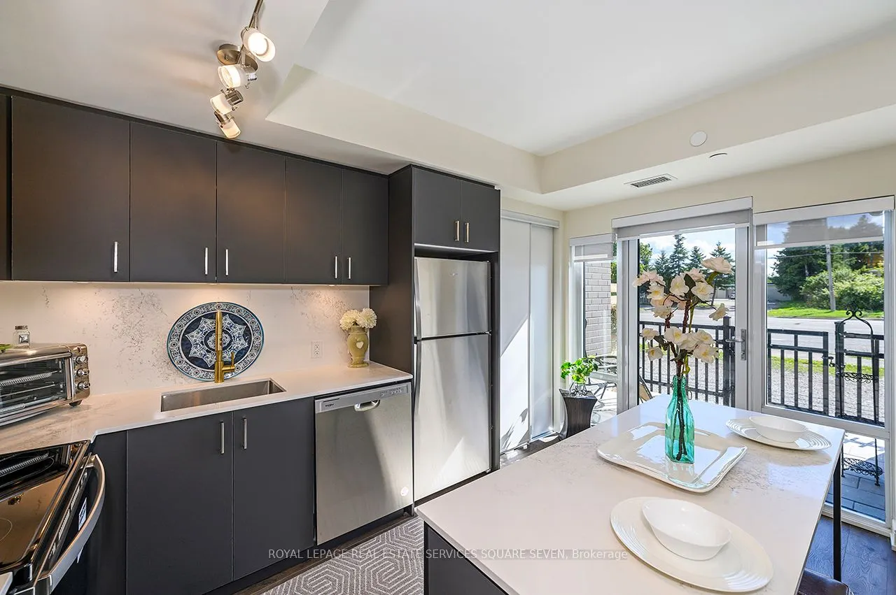 8010 Derry Road W, #TH 105