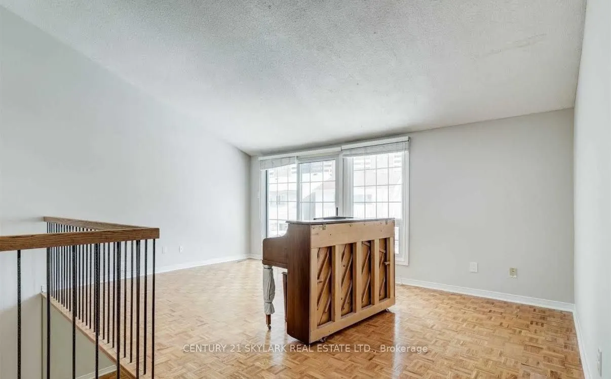 19 Haimer Avenue E