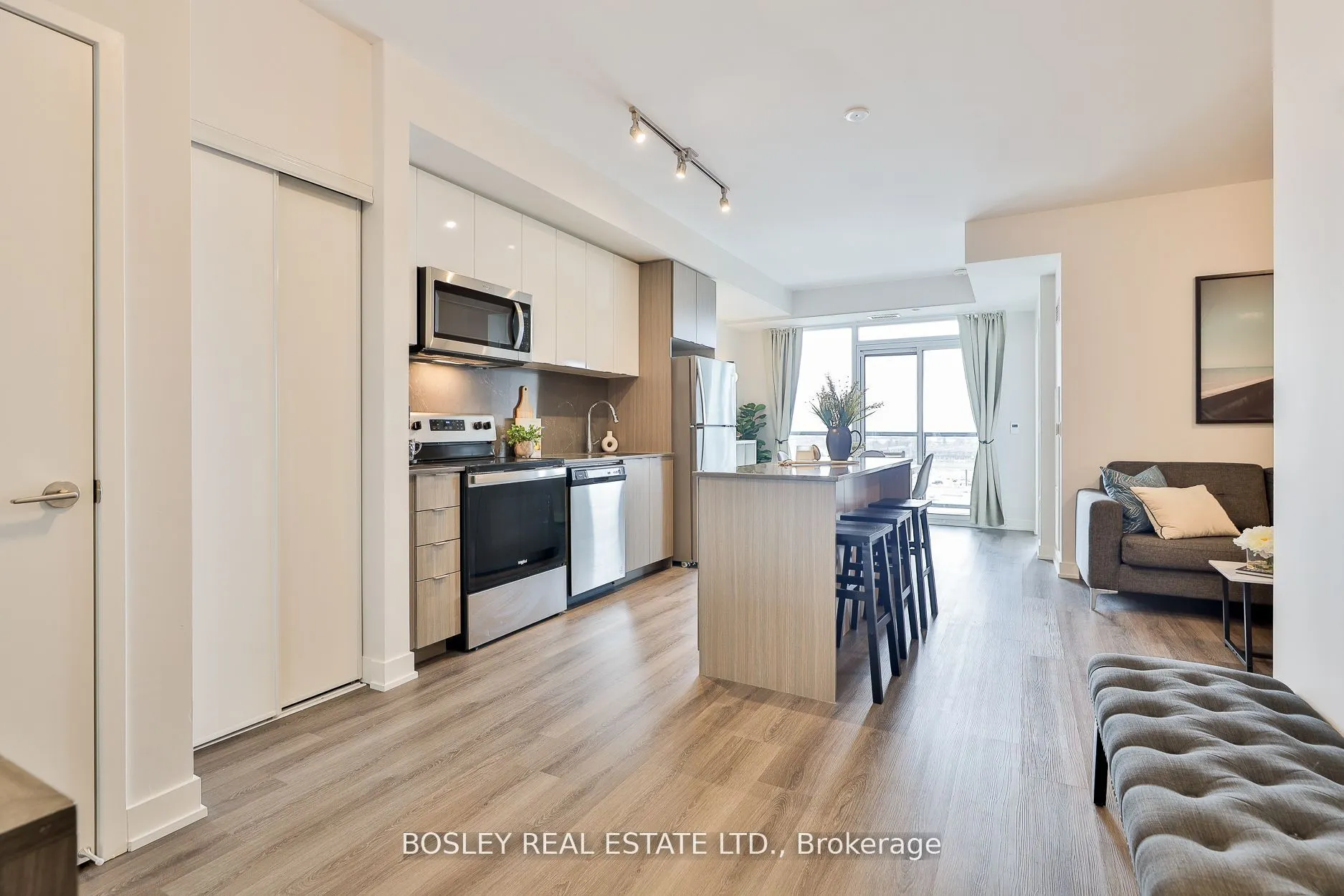 859 The Queensway, #612